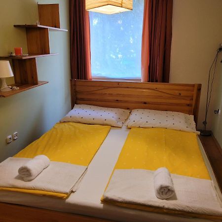 Lara Apartman Debrecen Extérieur photo