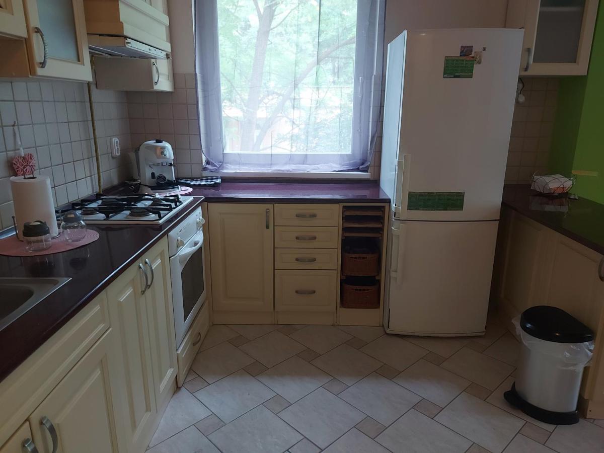 Lara Apartman Debrecen Extérieur photo