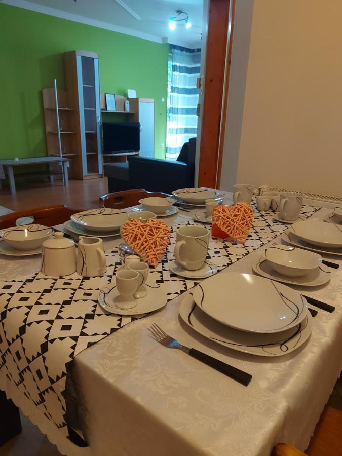 Lara Apartman Debrecen Extérieur photo