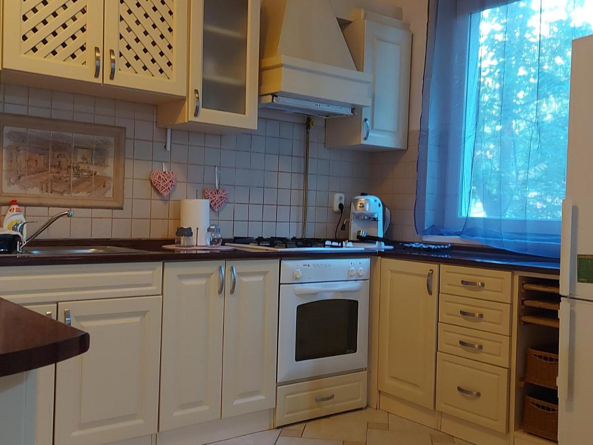 Lara Apartman Debrecen Extérieur photo