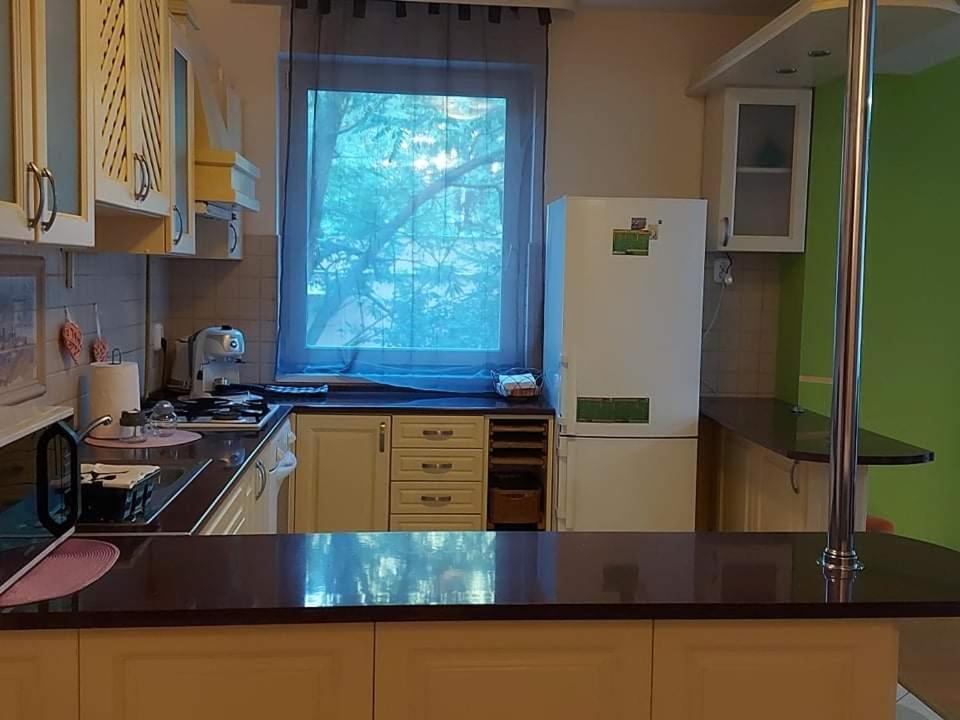 Lara Apartman Debrecen Extérieur photo
