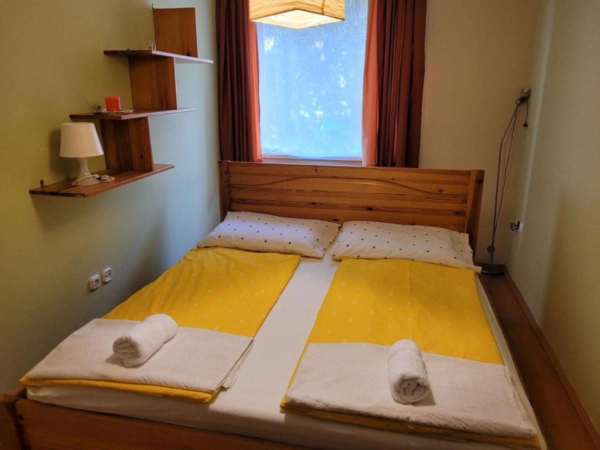 Lara Apartman Debrecen Extérieur photo